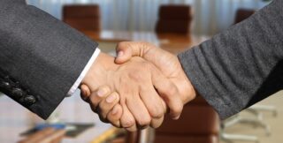 職場溝通表達要先認同對方